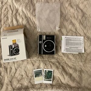 Fujifilm Instax Mini 40 Instant Camera - Black